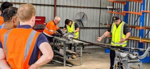 TRAINING ONLINE PRODUCTION WELL SURFACE AND DOWNHOLE EQUIPMENTS