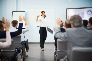 TRAINING ONLINE PRESENTATION SKILLS : DESIGNING PRESENTATION SLIDES