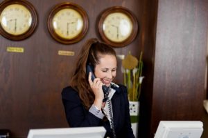 TRAINING ONLINE TELEPHONE COURTESY FOR FRONT LINER