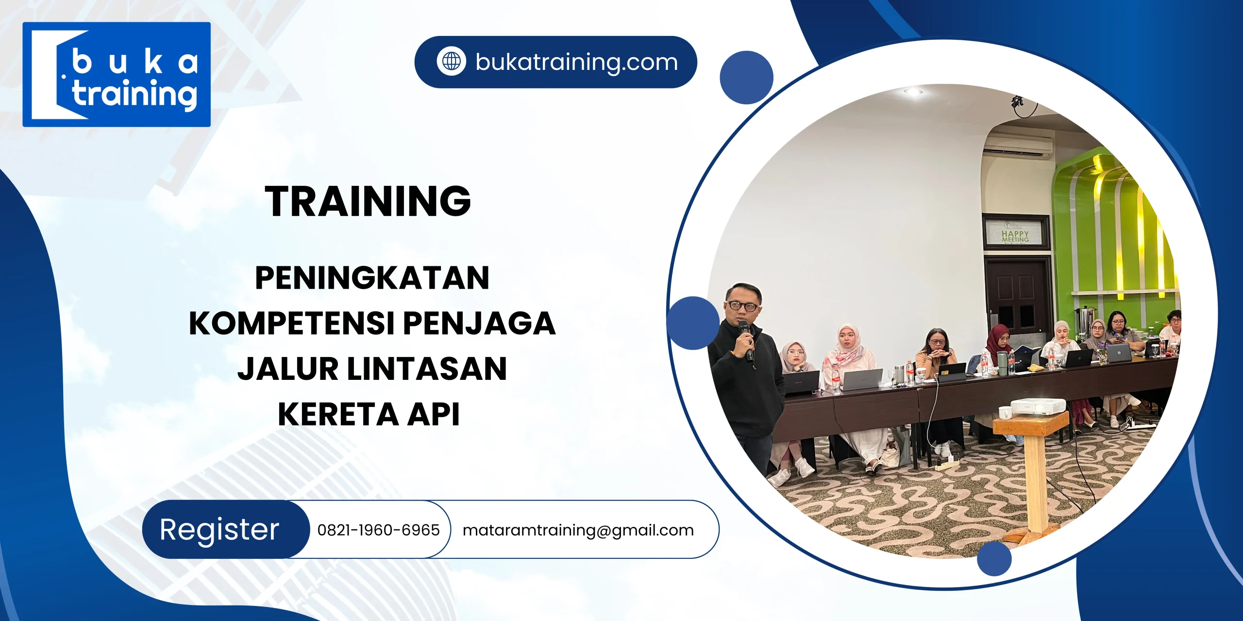 Training penjaga lintasan kereta Jakarta
